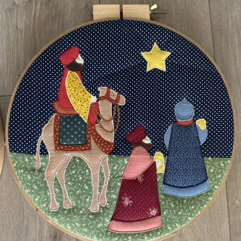 2 Vtg‎ NATIVITY HOOP Christmas Nativity Embroidered 14